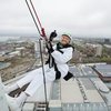 101-летняя альпинистка спрыгнула с самой высокой башни Британии (фото, видео)
