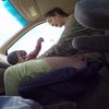 Женщина родила в автомобиле за минуту (видео)