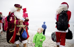 В Копенгаген съехались Санта-Клаусы со всего мира