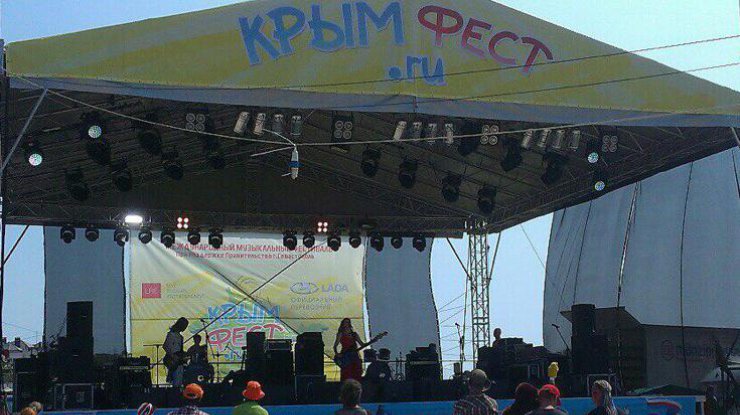 С опозданием начался саундчек на фестивле "Крым Фест". ВКонтакте/krimfestival