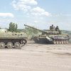 ДНР демонстативно отводит танки на Донбассе (фото)