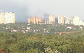 Пожар в Киеве. Фото: twitter/auto_kiev