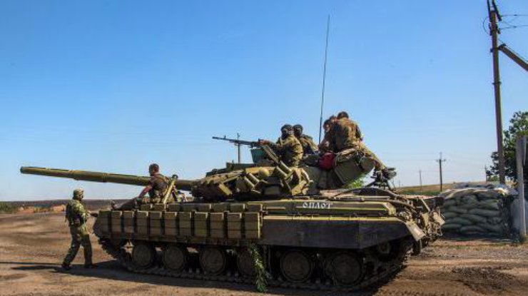 Порошенко требует отвести танки, минометы и создать буферную зону на Донбассе