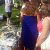 Избирателей Чернигова подкупают бесплатными розами (фото)
