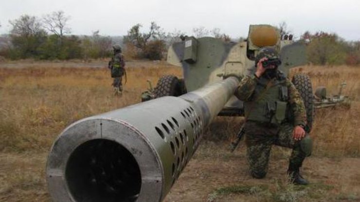 Боевики на Донбассе используют крупнокалиберную артиллерию. 