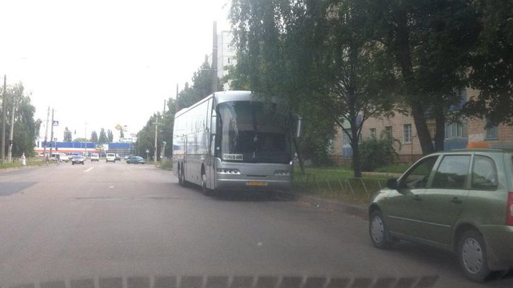 Титушек завозят автобусами. Фото facebook/Громштаб