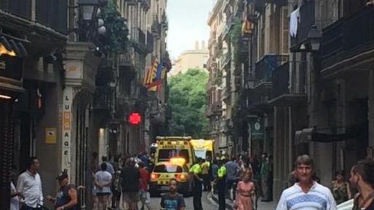 Стрельба в центре Барселоны. Twitter/masdexaxas