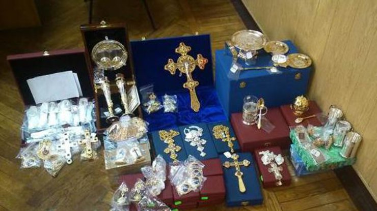 На Донбассе боевики украли килограммы церковного золота