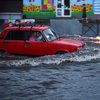 Ливень в Кременчуге затопил улицы: машины глохнут в воде (фото, видео)