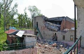 Разрушенный после обстрелов поселок Широкино