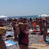 На пляжах Сочи заставляют слушать гимн России стоя (видео)