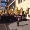 "Азов" эвакуатором блокирует здание налоговой в Киеве (фото)