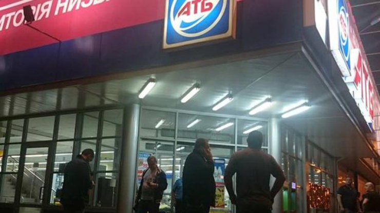Злоумышленник открыл стрельбу в "АТБ" возле метро Гагарина