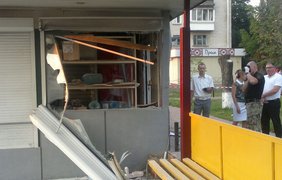 В Броварах взорвали киоск с сигаретами. Фото Алексей Братущак 