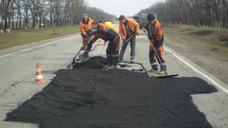 "Укравтодор" занимался, в частности, ремонтом дорог.