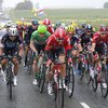 Участники велогонки Tour de France борются с погодой (фото)