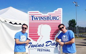 В Огайо в сороковой раз прошёл ежегодный День близнецов