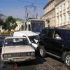 В центре Львова в аварию влетели 5 машин и трамвай (фото)