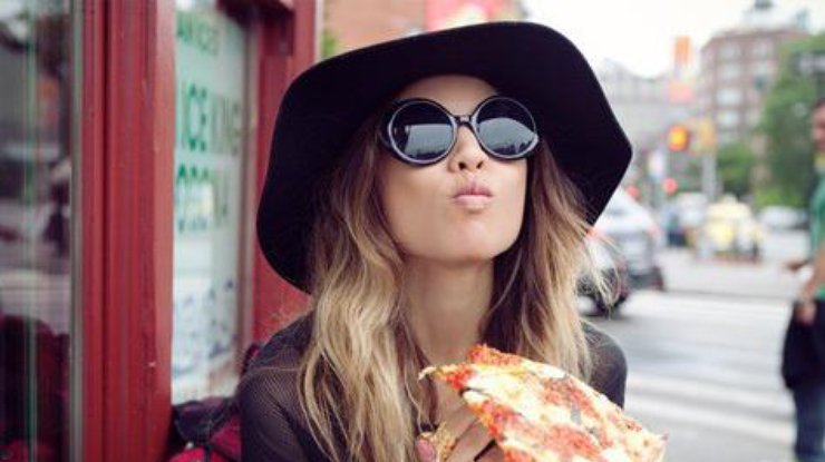 Пицца и выпечка провоцируют депрессию. Фото blog.delivery-club.ru