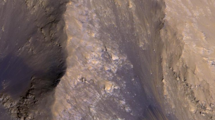 Сезонный водопад на Марсе