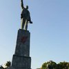В Севастополе на памятнике Ленину нарисовали тризубец (фото)