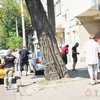 В Одессе геев забросали петардами радикалы в масках (видео)