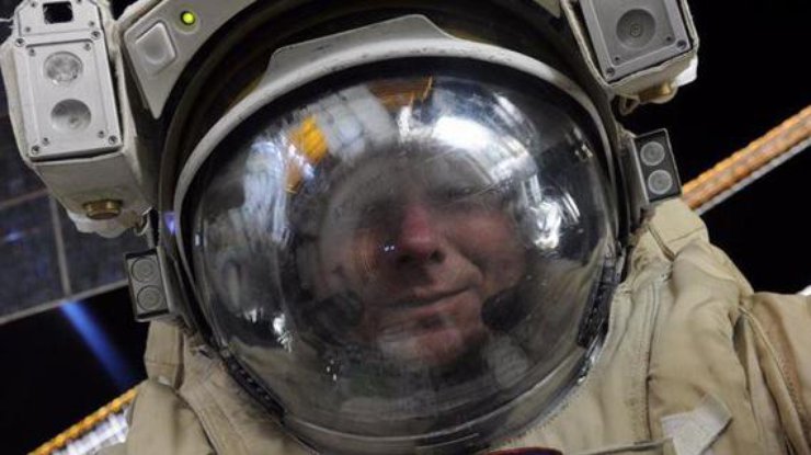 Россиянин сделал селфи в открытом космосе. Фото @fka_roscosmos