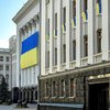 Порошенко обещает защитить независимость под флагом Украины