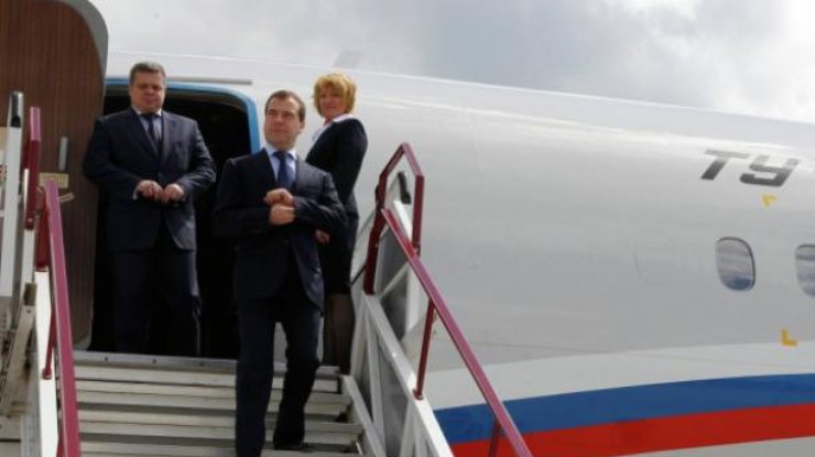 Поездки министрам России придется совершать каждые три месяца.
