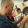 В Крыму парикмахера уволили за отказ говорить по-русски (видео)