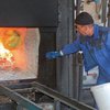 Путин уже 20 лет связан с фирмой, сжигающей продукты