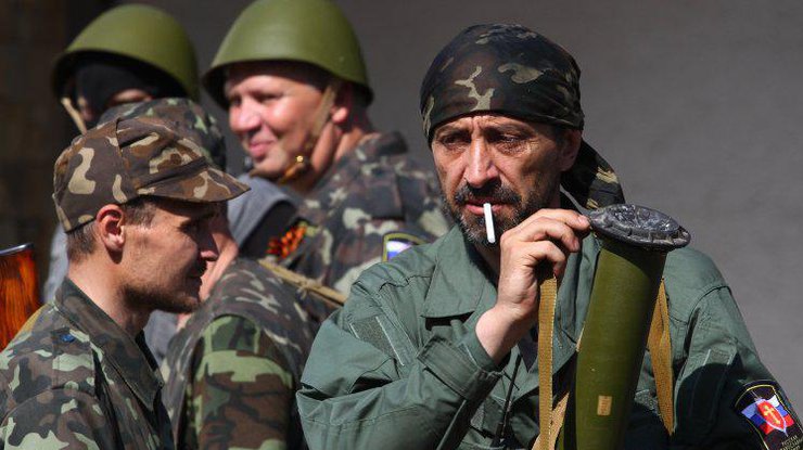 Россиян вербуют в боевики Донбасса.