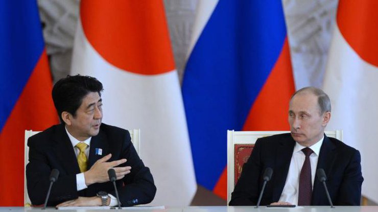 Дипломаты Японии отказываются ехать в Россию