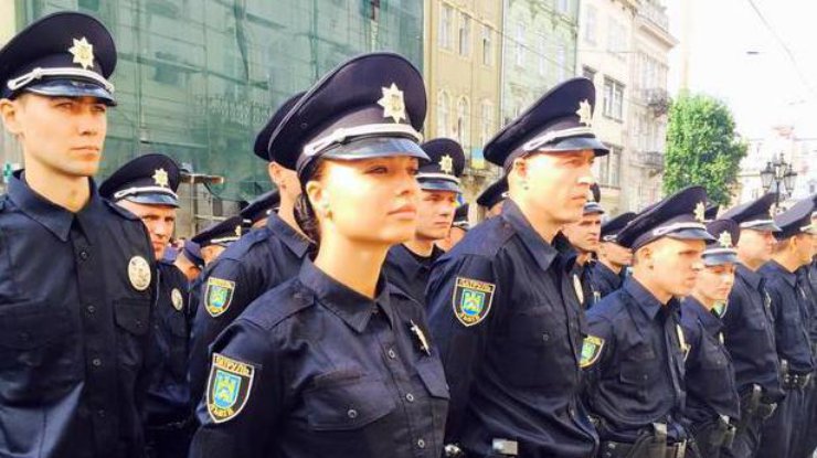 Ирина Кульчицкая стала полицейским. Фото: facebook.com/artem.shevchenko.9