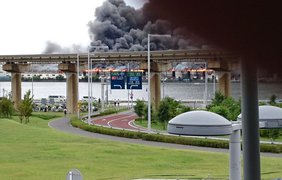 Пожар на заводе Nippon Steel. Фото  ‏@takameru48