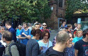 Под окнами консульства России в Харькове собрались активисты