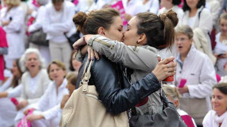 Ученые утверждают, что непривлекательные женщины чаще становятся бисексуалками. Фото besttoday.ru