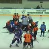 Юные хоккеисты Беларуси и Украины устроили побоище (видео)