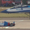 Болид "Формулы" обогнал истребитель МИГ-29 (видео)