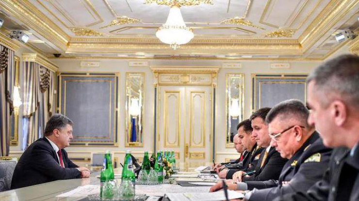 Яценюк анонсировал срочную встречу у Порошенко