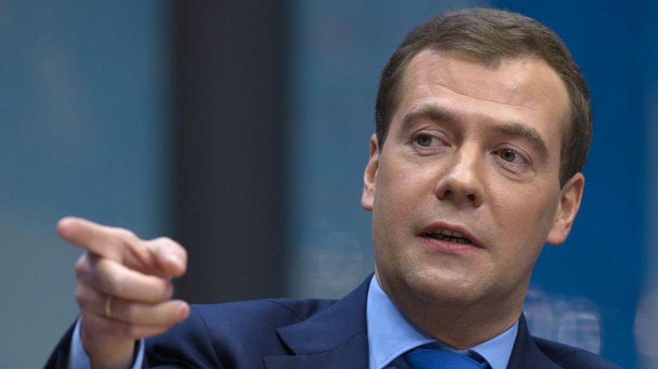 Медведев недоволен обстрелами позиций ИГИЛ