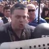 Олег Тягнибок с кулаками бросался на нацгвардейцев под Радой (видео)