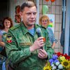 Захарченко явился в школу Донецка с оружием и орденами (фото)