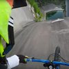 Велосипедист-экстремал спустился с 60-метровой плотины в воду (видео)