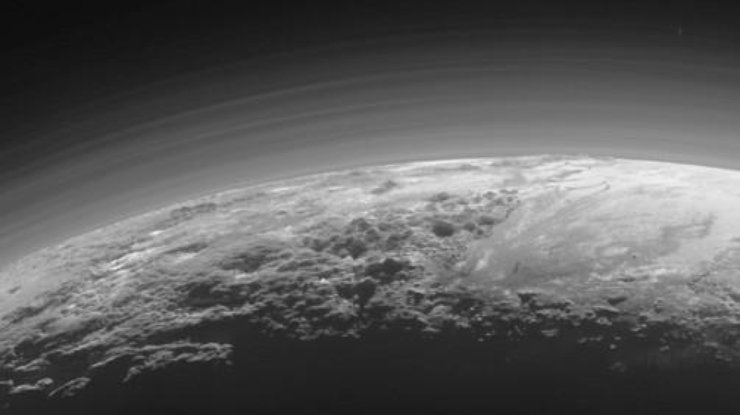 NASA показала ледники на Плутоне