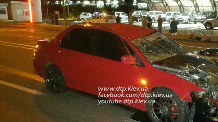 Пьяный гонщик в Киеве устроил смертельную аварию (фото)