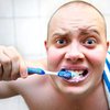 Нищим россиянам предлагают зубную пасту со шприцом