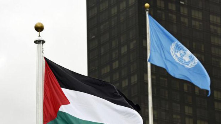 Палестинский флаг впервые в истории подняли около штаб-квартиры ООН