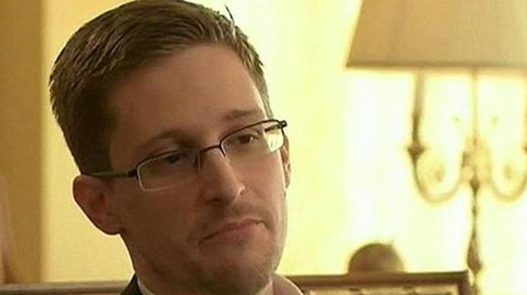 Сноудена наградили за критику спецслужб