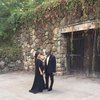 Беременная Ким Кардашьян с мужем гуляет на свадьбе (фото)
